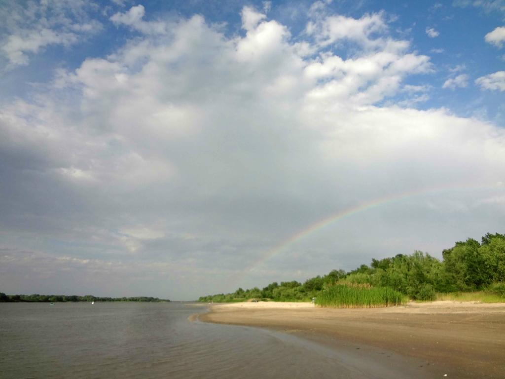 Закат над рекой